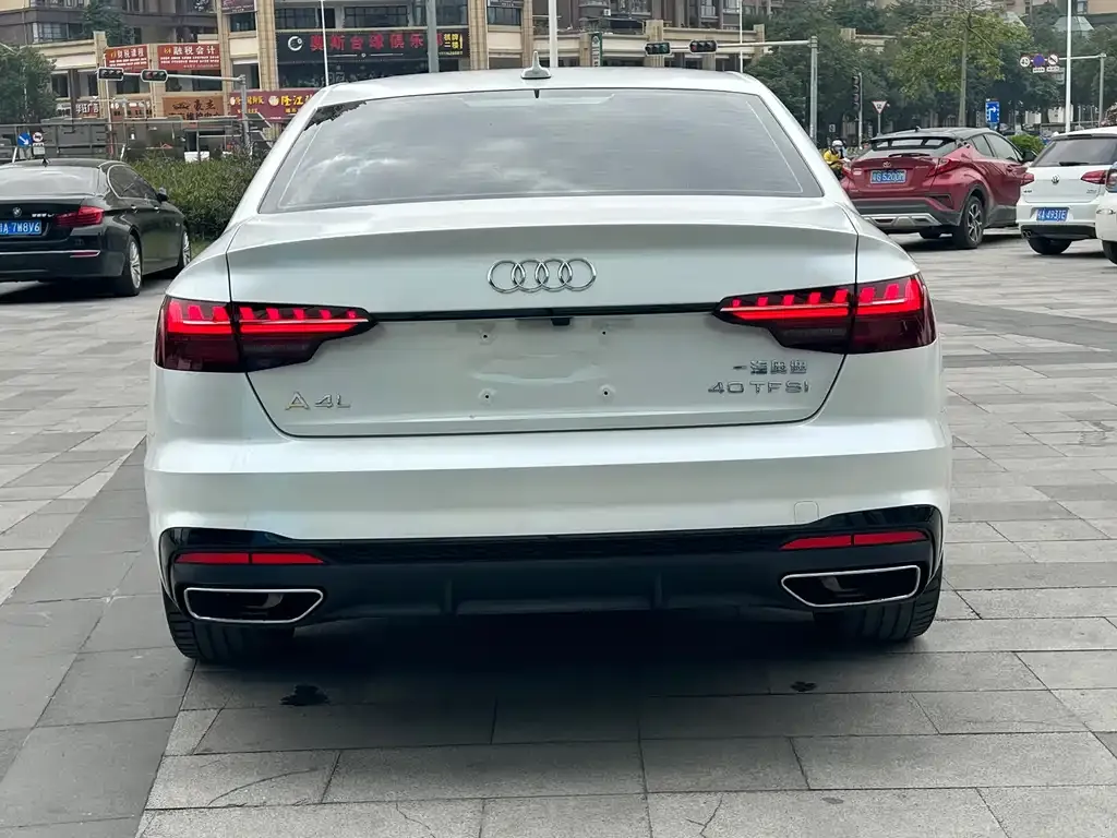 Audi A4L 2023 из CN, фото 5