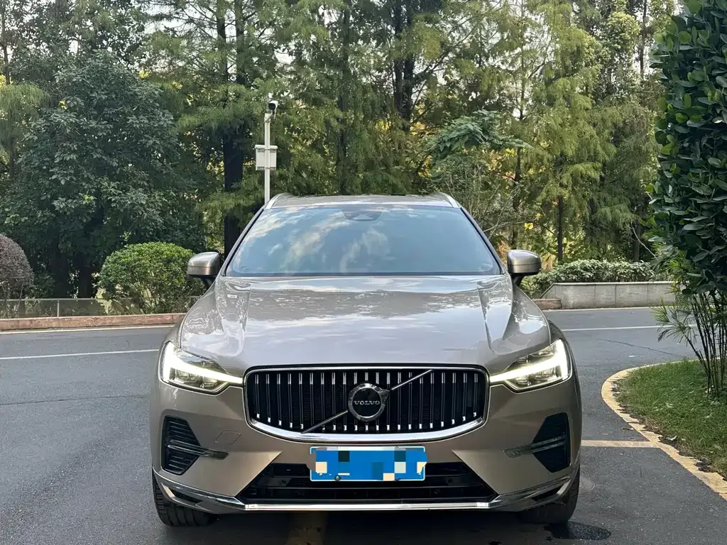 Volvo XC60 — фото 10