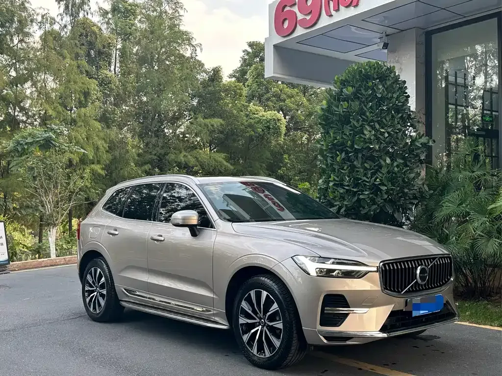 Volvo XC60 — фото 7