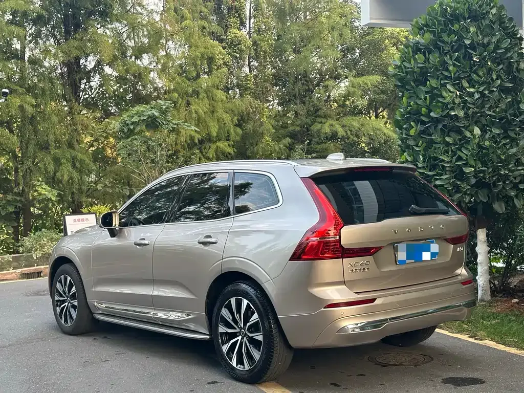 Volvo XC60 — фото 3