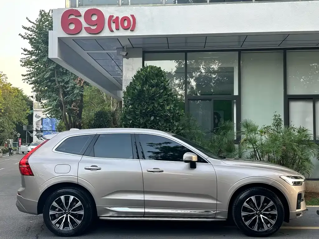 Volvo XC60 — фото 4