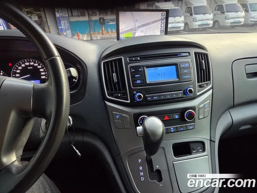 Hyundai Starex — фото 10