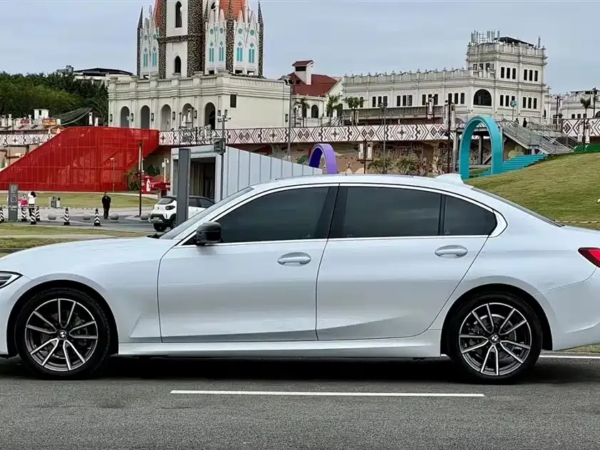 BMW 3 Series 2022 из CN, фото 2