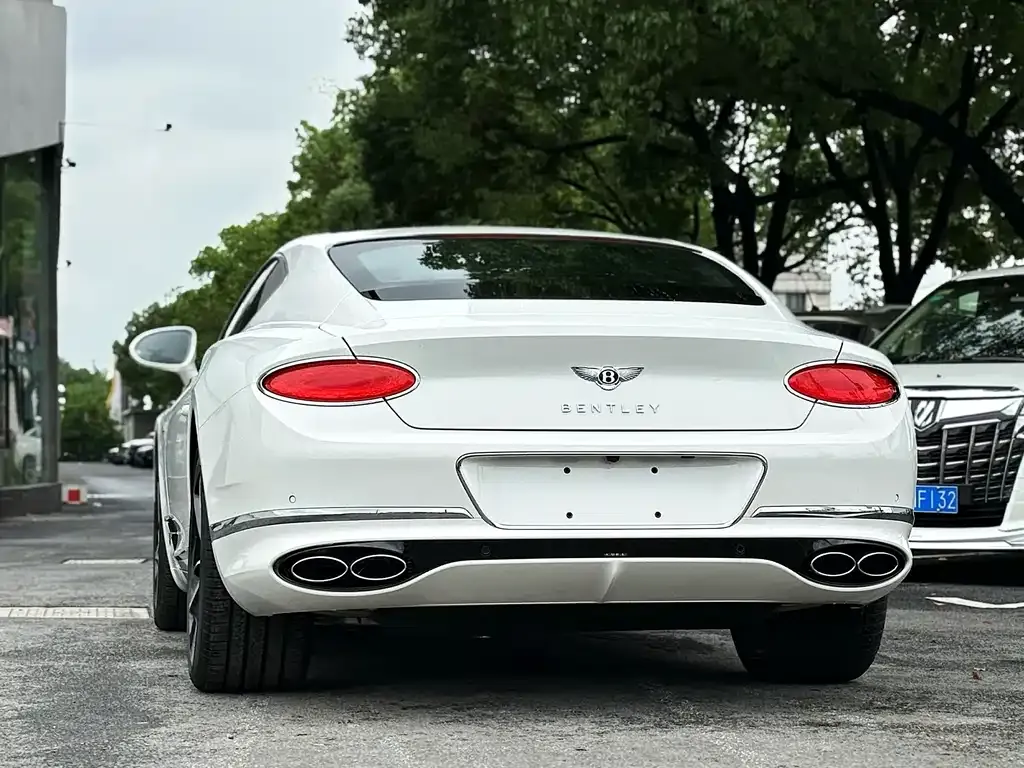 Bentley Continental — фото 6