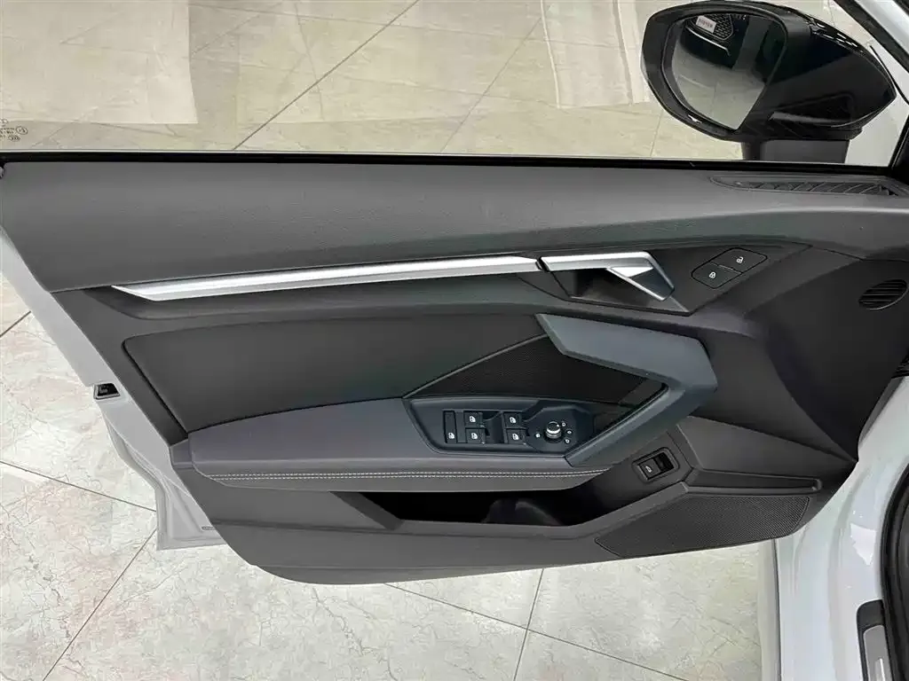 Audi A3 2023 из CN, фото 10