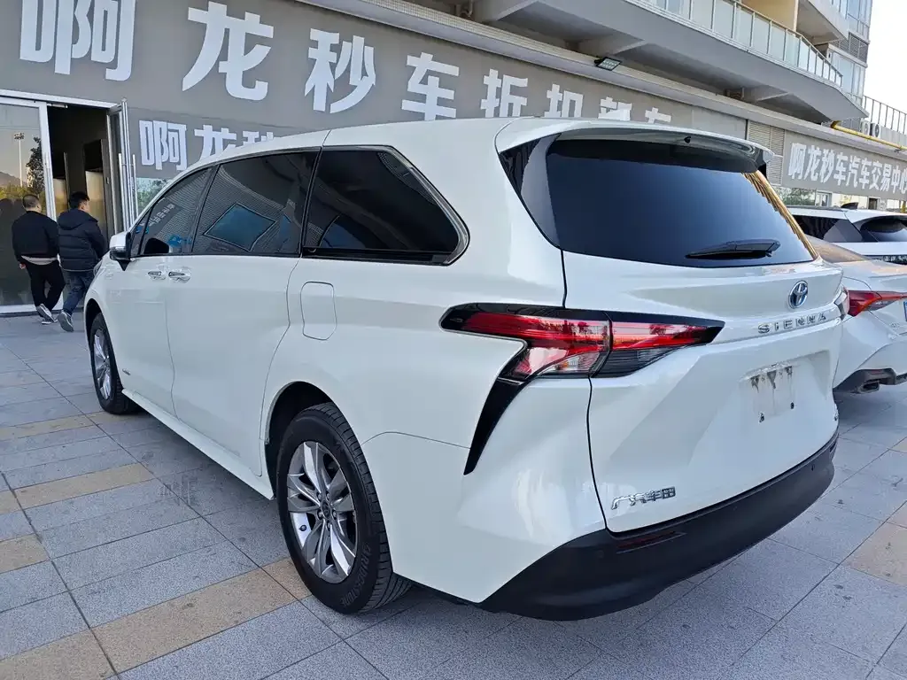 Toyota Sienna 2023 из CN, фото 9