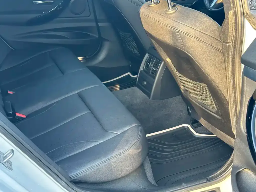 BMW 3 Series GT 2021 из CN, фото 2