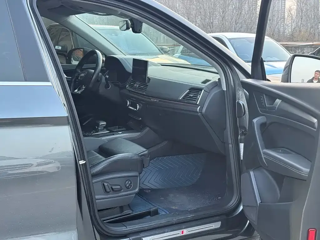 Audi Q5L 2022 из CN, фото 3