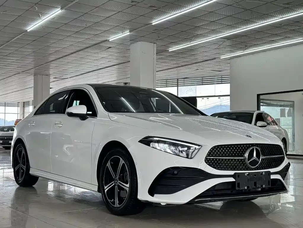 Mercedes-Benz A-Class 2023 из CN, фото 2