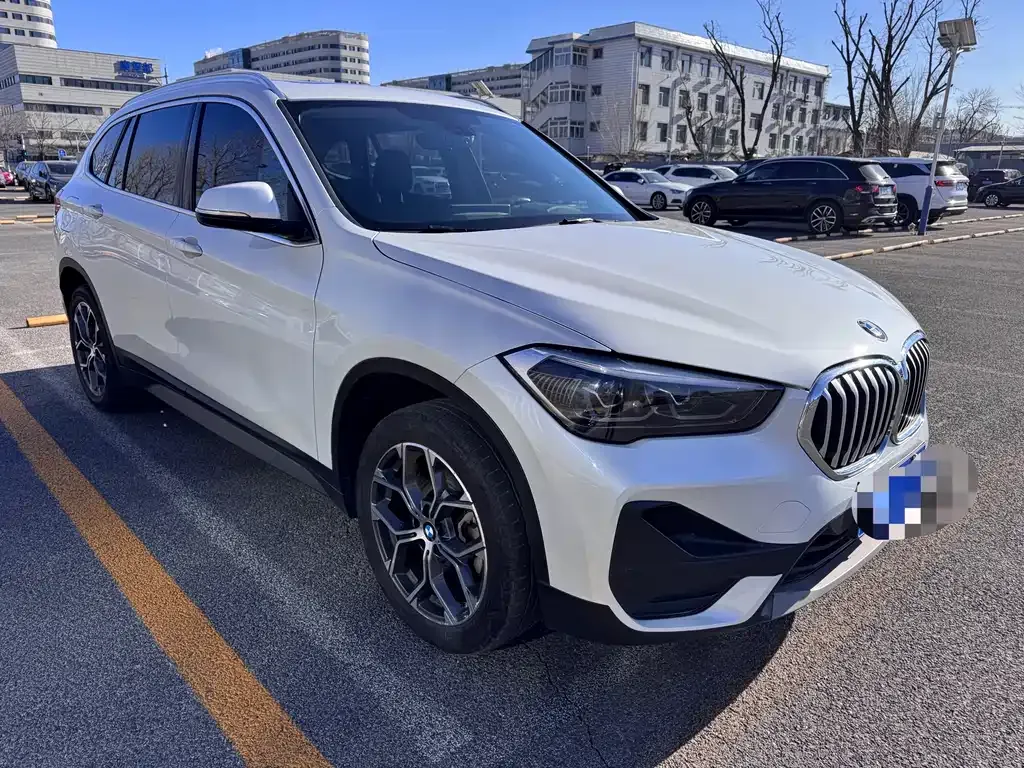 BMW X1 — фото 8