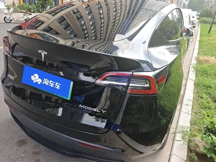 Tesla Model Y — фото 9
