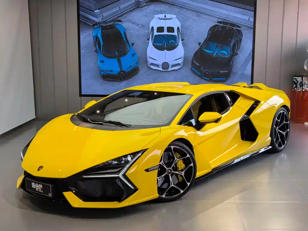 Lamborghini Revuelto
