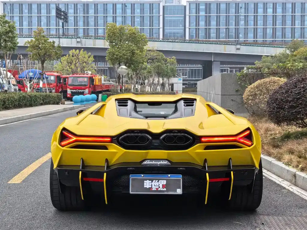 Lamborghini Revuelto 2025 из CN, фото 7