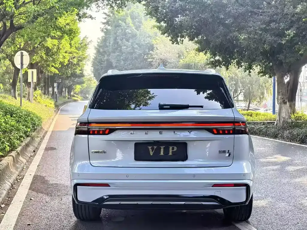 Geely Xingyue L — фото 9