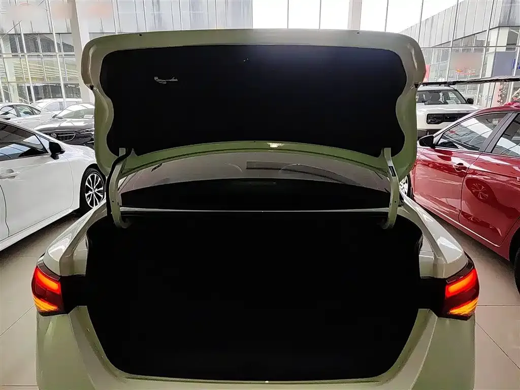 Nissan Sylphy 2022 из CN, фото 10