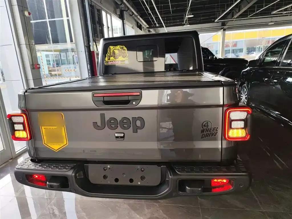 Jeep Gladiator 2023 из CN, фото 5