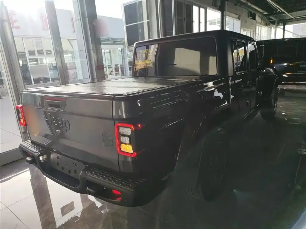 Jeep Gladiator 2023 из CN, фото 2