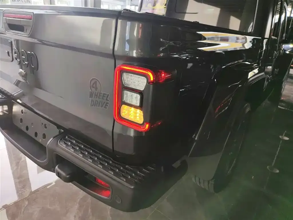Jeep Gladiator 2023 из CN, фото 4