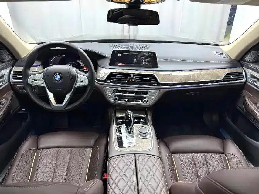 BMW 7 Series 2021 из CN, фото 8