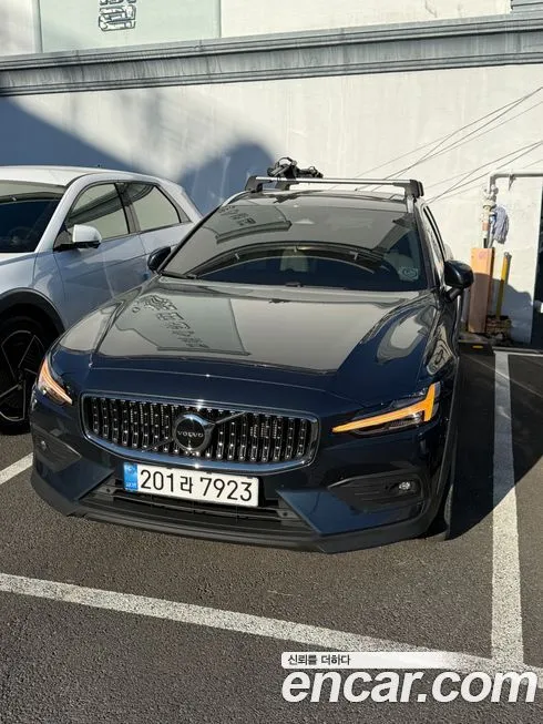 Volvo V60 2025 из KR, фото 8