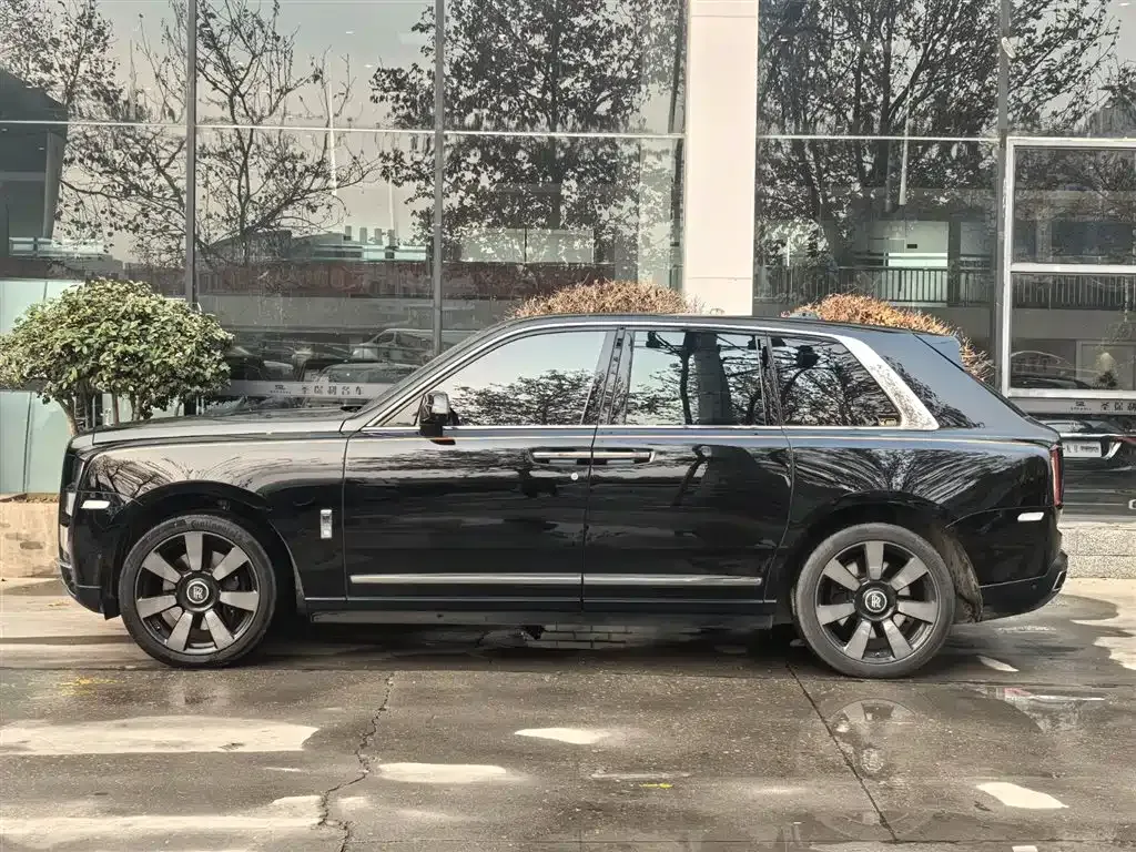 Rolls-Royce Cullinan 2023 из CN, фото 8