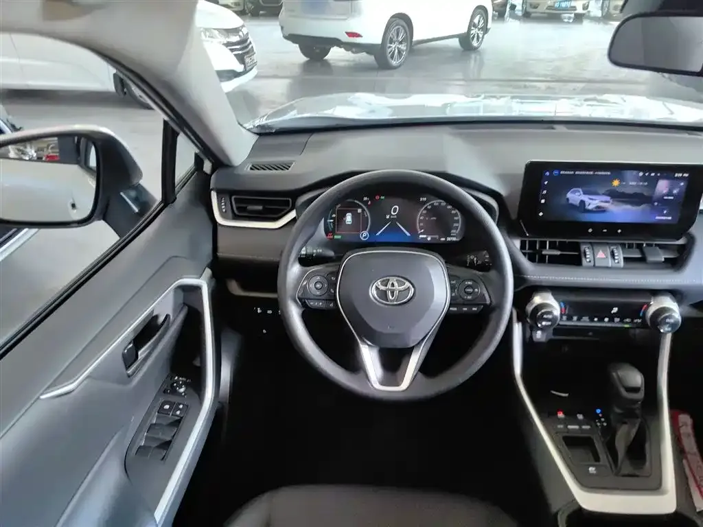 Toyota RAV4 2023 из CN, фото 10
