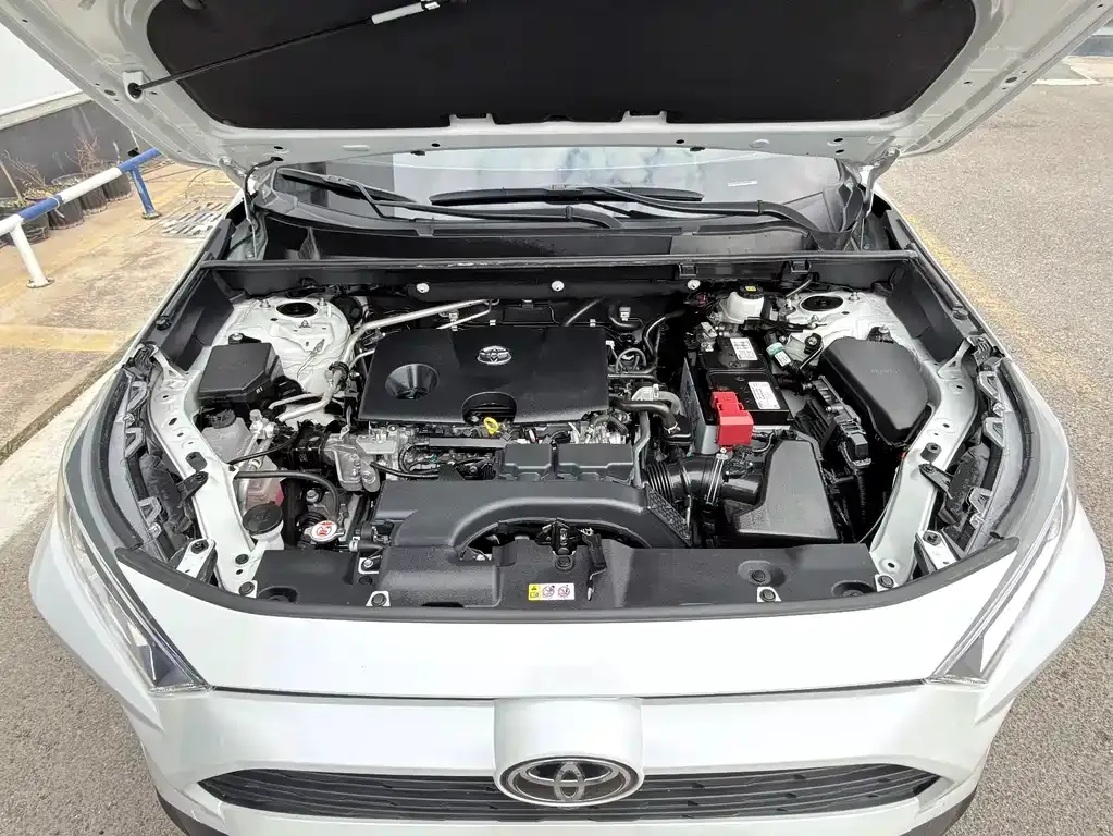 Toyota RAV4 2023 из CN, фото 3
