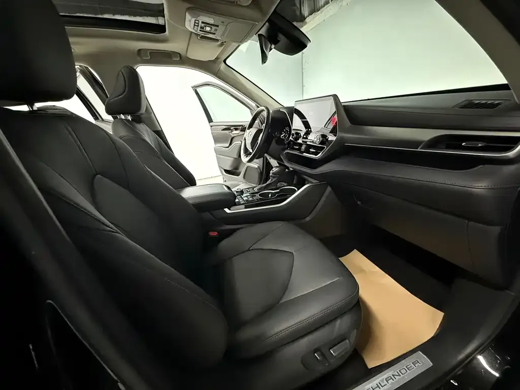 Toyota Highlander 2022 из CN, фото 2