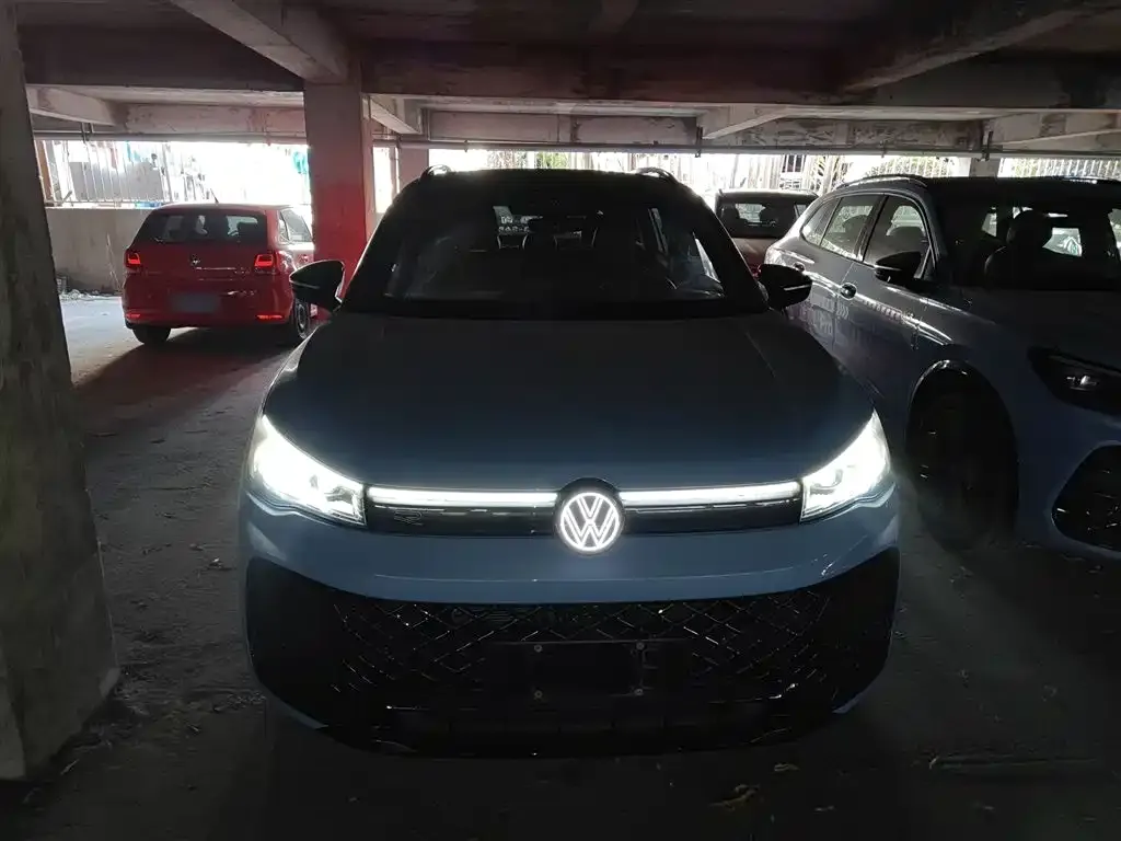 Volkswagen Tiguan L 2024 из CN, фото 3