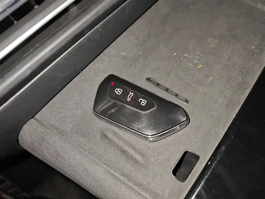 Volkswagen Tiguan L 2024 из CN, фото 7