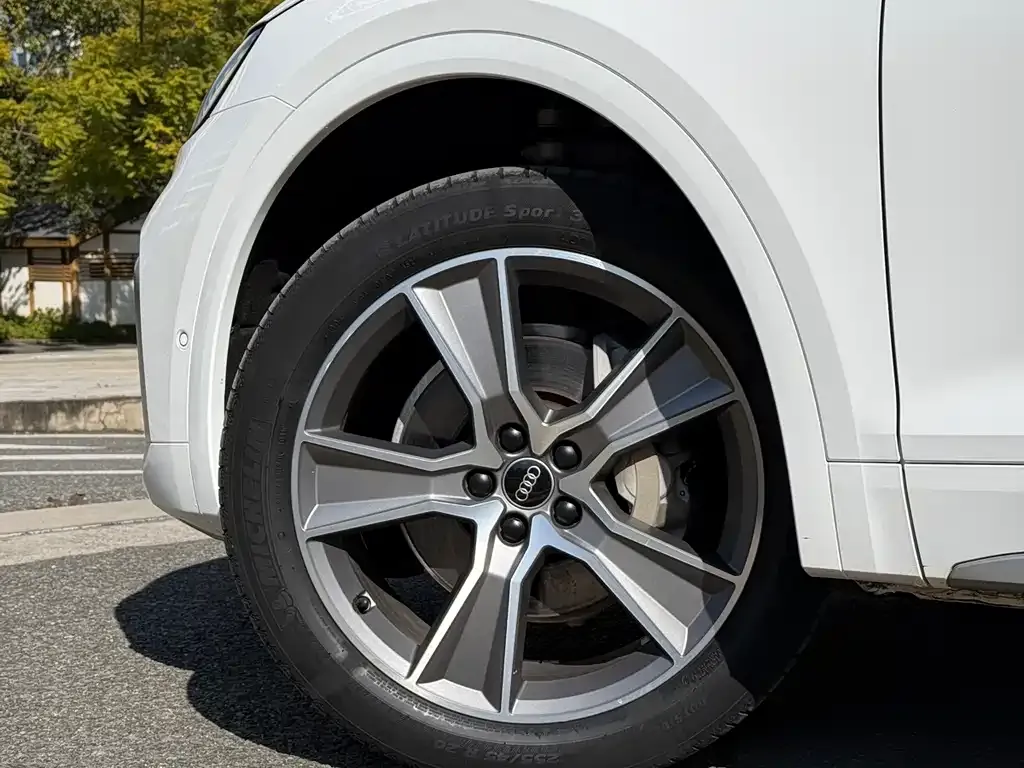 Audi Q5L 2022 из CN, фото 5