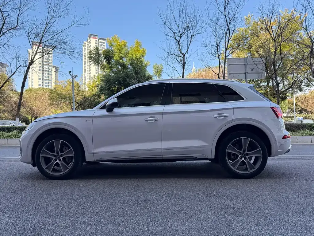 Audi Q5L 2022 из CN, фото 10