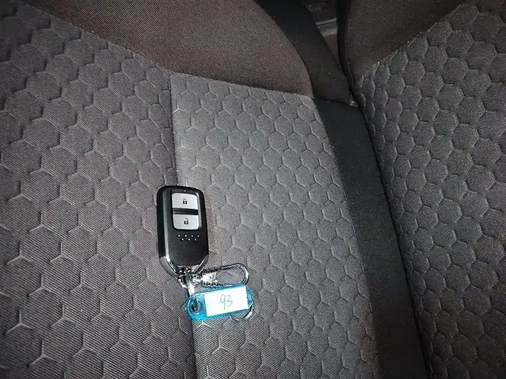 Honda Fit — фото 10
