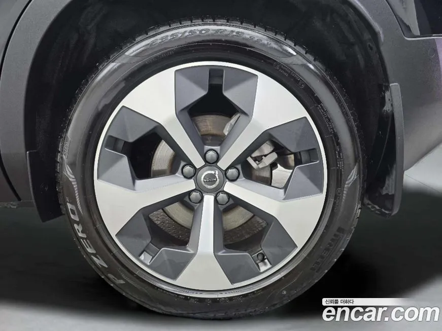 Volvo XC40 2025 из KR, фото 2