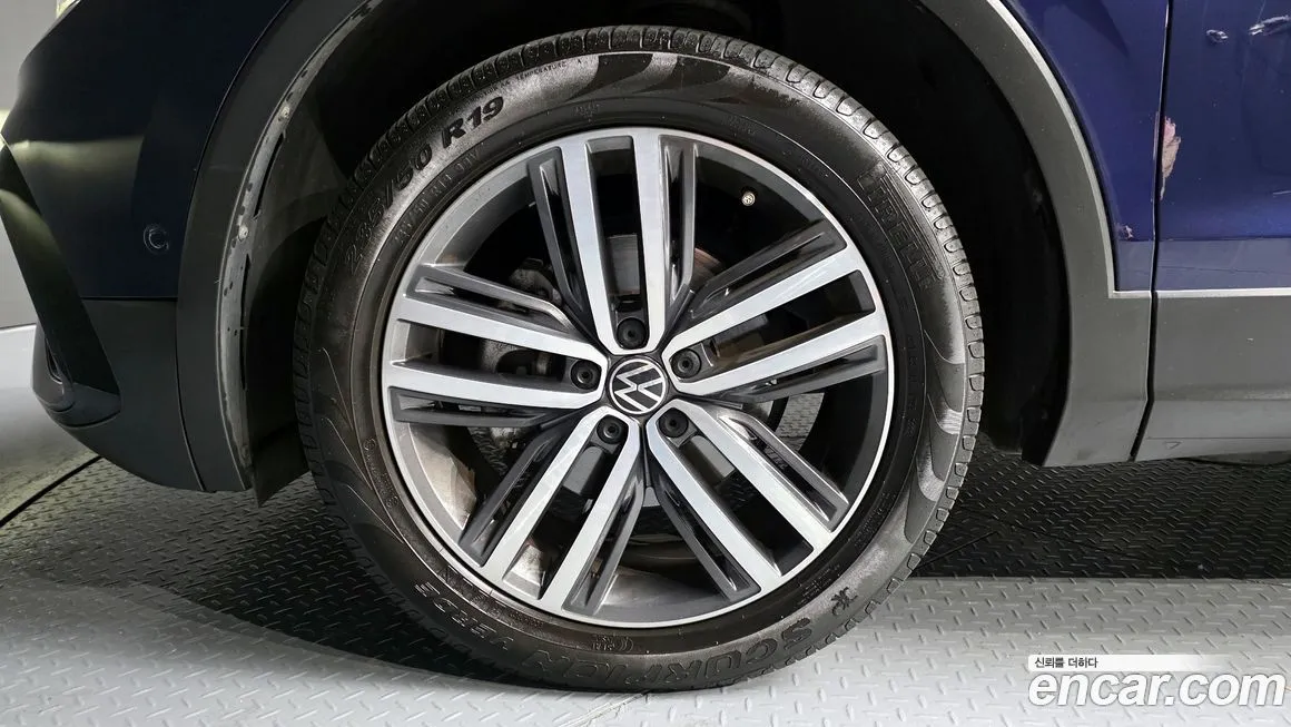 Volkswagen Tiguan — фото 2