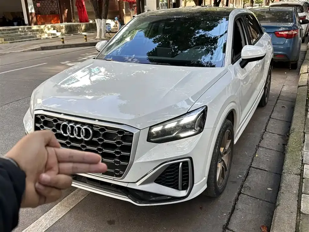 Audi Q2L 2023 из CN, фото 2