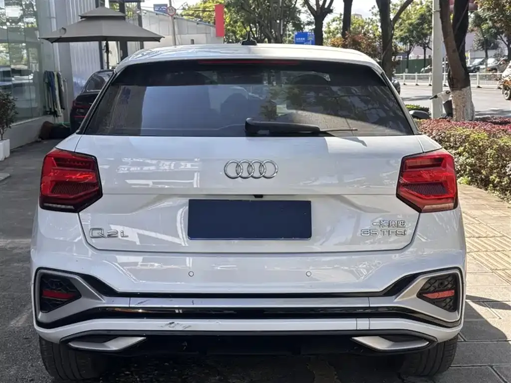 Audi Q2L 2023 из CN, фото 5