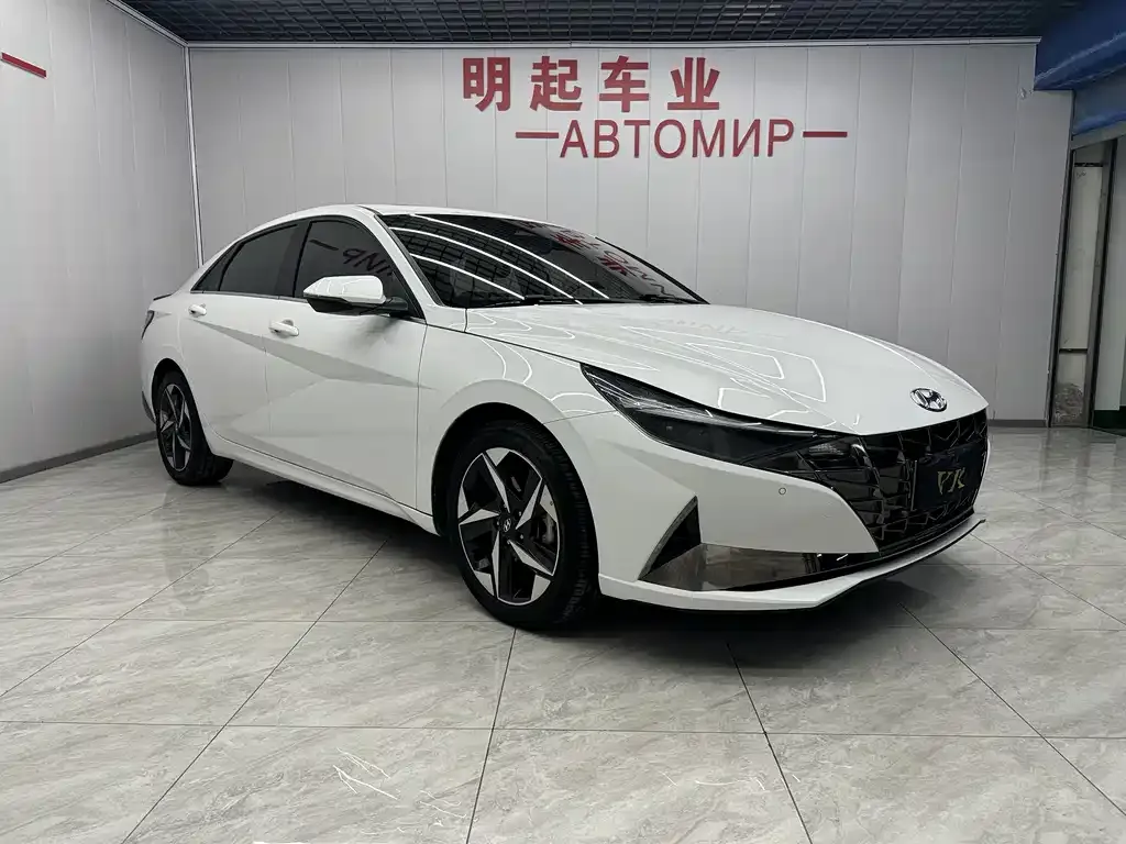 Hyundai Elantra — фото 2