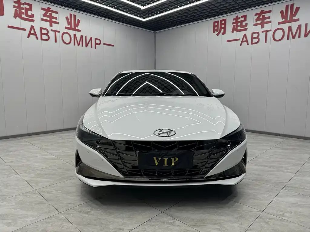 Hyundai Elantra — фото 10