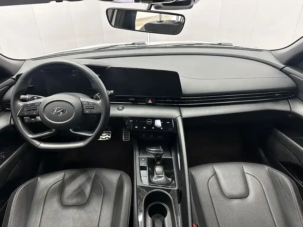 Hyundai Elantra — фото 4