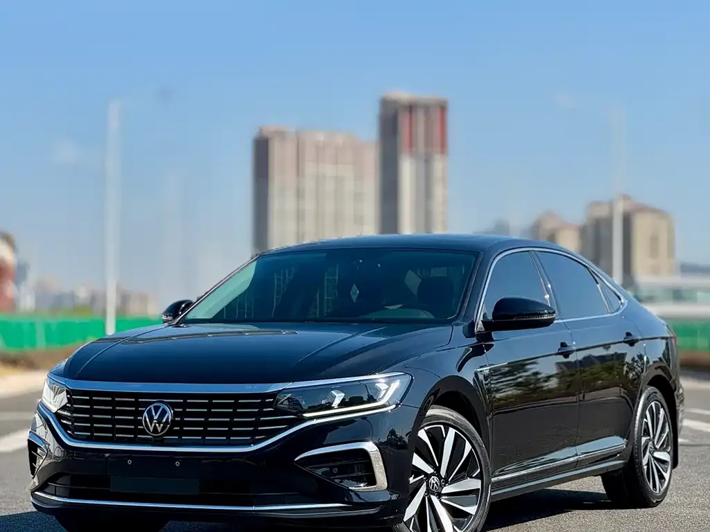 Volkswagen Passat — фото 1