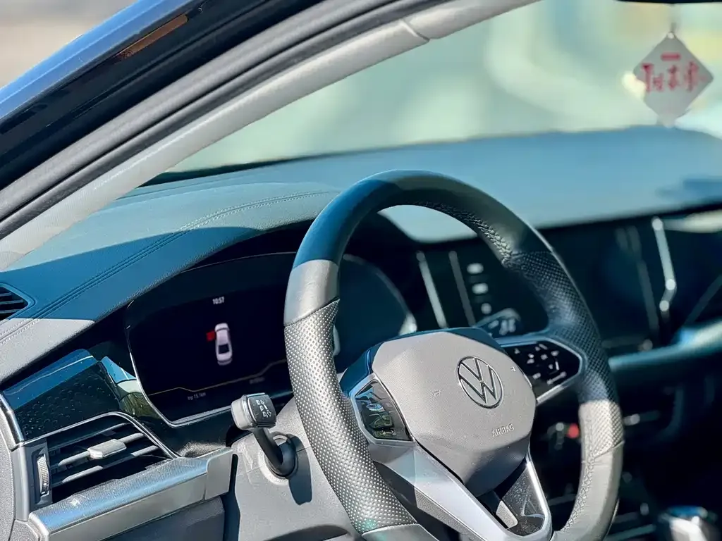 Volkswagen Passat — фото 8