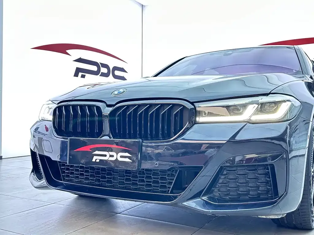 BMW 5 Series — фото 4