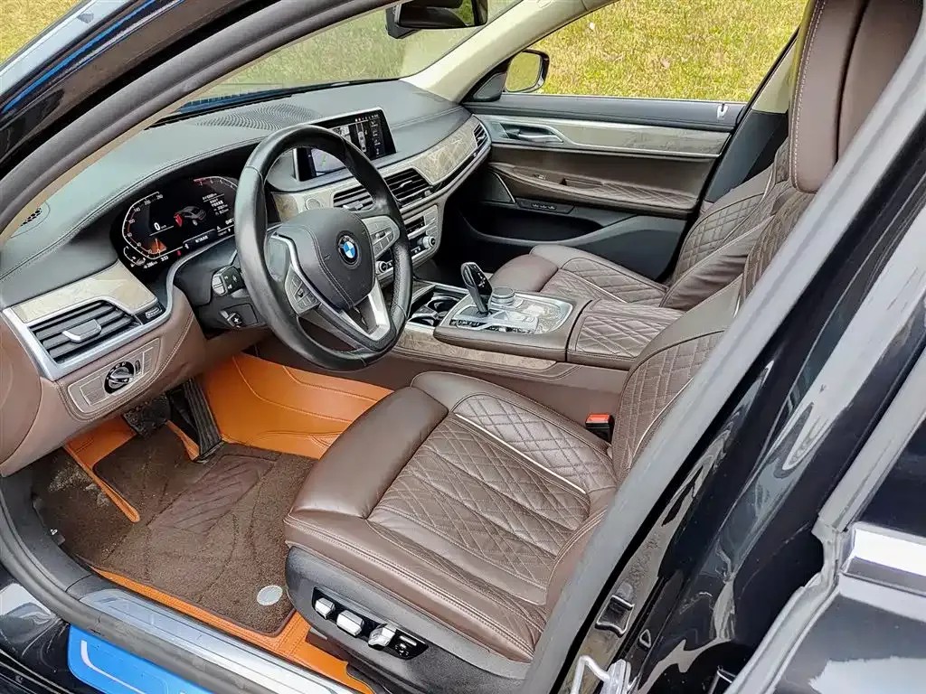 BMW 7 Series 2021 из CN, фото 3