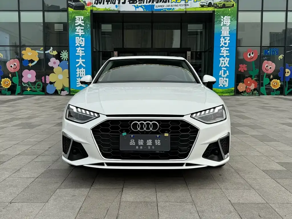 Audi A4L 2021 из CN, фото 3