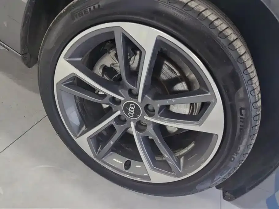 Audi A4L 2024 из CN, фото 8