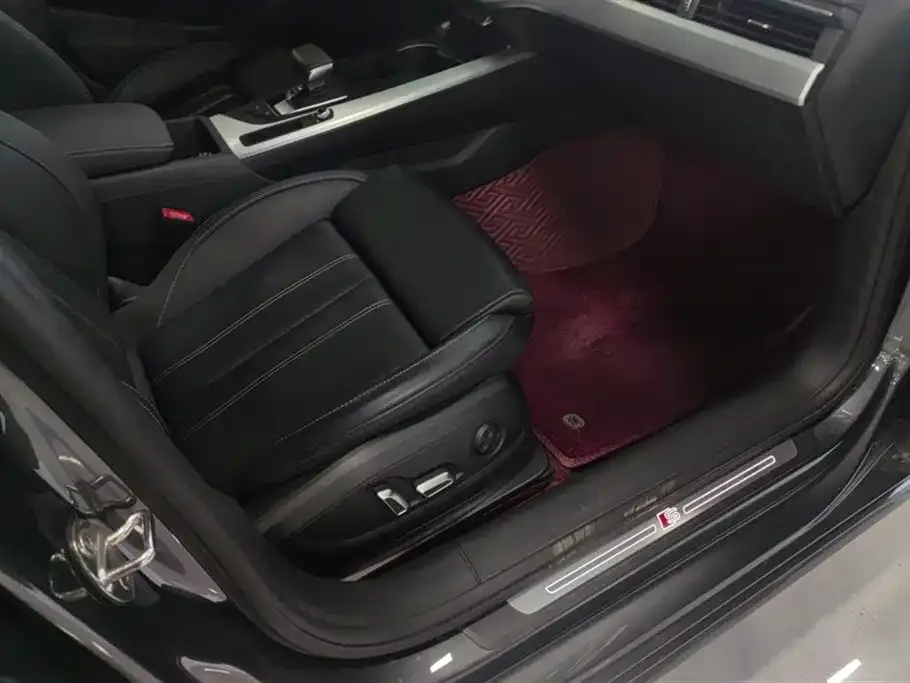 Audi A4L 2024 из CN, фото 4