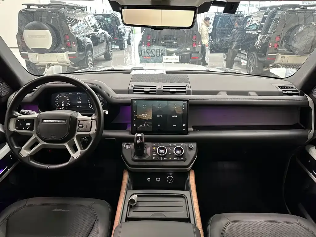 Land Rover Defender — фото 10