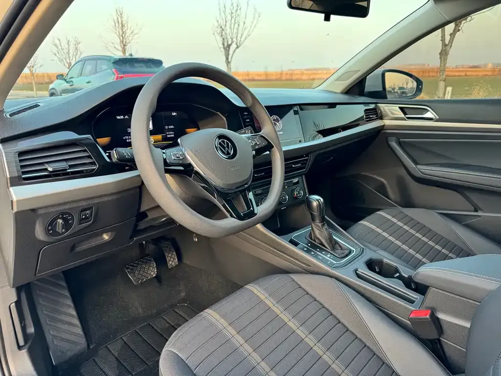 Volkswagen Lavida 2022 из CN, фото 9