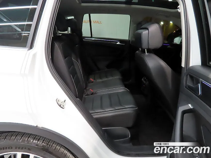 Volkswagen Tiguan — фото 8